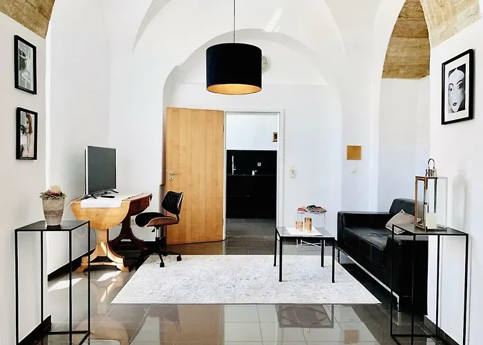 Wohnen In Ehemaligen Kloster Lägenhet *